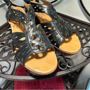Bare Traps Black Sandal, size 8.5
